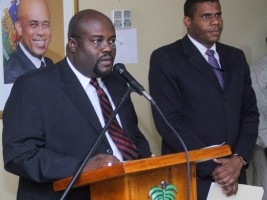 Haïti - Politique : Le Ministre Hériveaux condamne la correspondance du Sénateur Desras