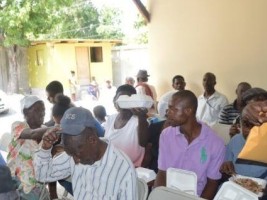 Haiti - Social : The CAS offers 600 free hot meals every day