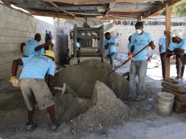 Haiti - Economy : The FENAD block-making factory, a Haitian success story