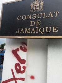 Haïti - FLASH : Le Consulat de la Jamaïque vandalisé, la Présidence s’excuse