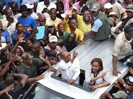 Haïti - FLASH : J-B Aristide dans les rues de Pétion-ville