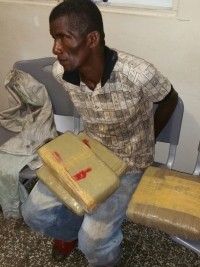 Haïti - RD : Un passeur de drogue haïtien arrêté à la frontière
