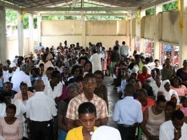 Haïti - Social : Le maire Colin de la Croix-des-Bouquets, personnellement très généreux