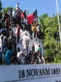 Haiti - Politic : Black and red flag, the OPC indignated at the affront suffered by the Haitian people
