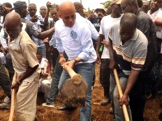 Haiti - Agriculture : The President Martelly alongside the peasants