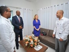 Haïti - Reconstruction : Laurent Lamothe rencontre l’Ambassadrice américaine Pamela White
