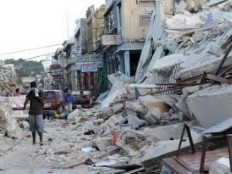 Haiti - Reconstruction : The debris are there for very a long time