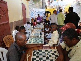 iciHaïti - Social : Le Ministre Albert visite un camp d'apprentissage du Jeu d'échecs