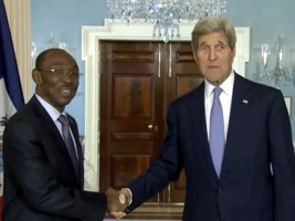 Haiti - Politic : Meeting between Evans Paul and John Kerry
