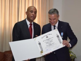 iciHaïti - Diplomatie : Olivier Bottrie, élevé au rang de Chevalier