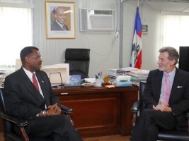 Haiti - Politic : The Minister of Trade received US Ambassador
