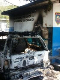 iciHaiti - FLASH : Burning of a sub police station in Saint-Médard