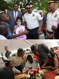 Haiti - Social : Santa Claus at the police...