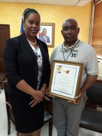 Haiti - Tourism : Minister Menos honors the CEO of Canal 11