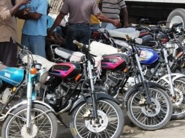 iciHaïti - Le saviez-vous ? : Les Taxis-moto sans statut légal en Haïti