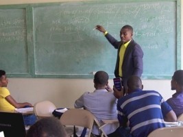 iciHaiti - Economy : Closure of the training on mobile phone repair