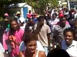 iciHaïti - Politique : Manifestation et Violence à Petit-Goâve