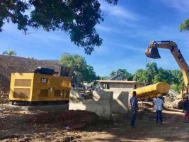 iciHaïti - Politique : Moïse à l’usine d’asphalte de l’Acul