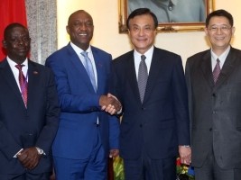 Haïti - Politique : Le Sénateur Youri Latortue à Taïwan