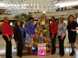 iciHaiti - Diaspora : Haitian Christmas Tree at Atlanta International Airport
