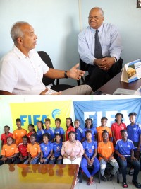 iciHaiti - World Cup : Minister Lamur talks with Marc Collat
