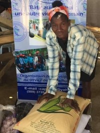 Haiti - Economy : IOM helps hundreds of Haitians back from DR to have a small business