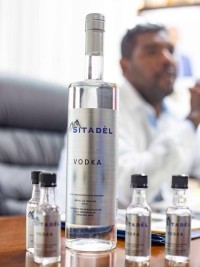 Haïti - Diaspora : Le Ministre du MHAVE s’intéresse à la Vodka haïtienne