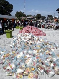 iciHaiti - Croix-des-Bouquets : Distribution of thousands of food kits