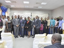 iciHaiti - MCI : Check Presentation to Winning Students of the Business Plan Competition