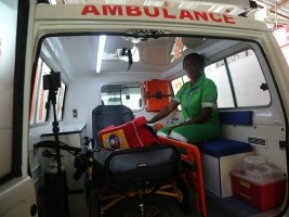 iciHaïti - Santé : Remise d’une nouvelle ambulance à l’Aéroport International Toussaint Louverture