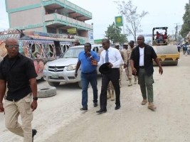 Haiti - Politic : Mayor Colin and Senator Sénatus on tour of infrastructure works