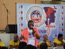 iciHaïti - Cayes : L’ONA accorde 500 prêts à des «madan sara»
