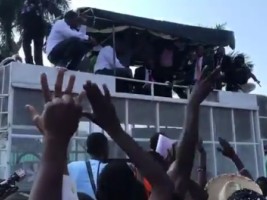 Haiti - Politic : PM promises 50,000 temporary jobs by the end of the year