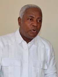 iciHaïti - Politique : L'Ex-consul Edwin Paraison estime souhaitable la démission du Président Moïse