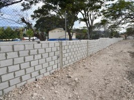 Haïti - RD : Le Gouvernement confirme que le mur des dominicains respecte le territoire haïtien