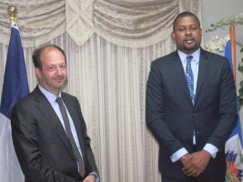 Haiti - Politic : Gary Bodeau discussed about the PM with the Ambassador of France