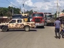 iciHaïti - RD : Les dominicains bloquent  temporairement l'accès frontalier de Dajabón