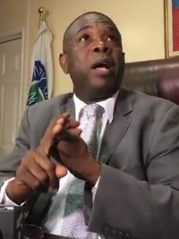 Haïti - FLASH : Le Président Cantave s’excuse pour «le spectacle hideux» au Sénat