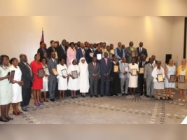 Haïti - Éducation : Le Ministre Cadet rend hommage à 50 enseignants émérites