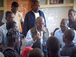 Haiti - Environment : The Minister talks with the strikers of the SNGRS and gives his word...