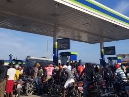 Haiti - Social : Rush of consumers on service stations...