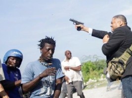 Haiti - FLASH : Very serious incident in Parliament, a senator fired !