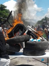 Haiti - FLASH : Cantave assaulted, his medical clinic and political office vandalized and set on fire