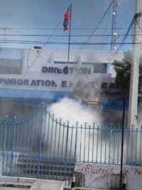 Haiti - Politic : The Minister of the Interior condemns the fire attempt of the DIE