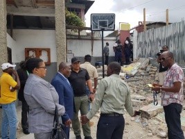 Haiti - Politic : The Minister Cadet at the Ascension Mixed College on the scene of the dramatic accident