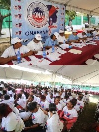 Haiti - Politic : Ceremony of delivery of more than 2,000 checks of 25,000 Gourdes to the National Palace