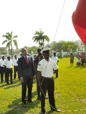 Haïti - Éducation : Le Président Martelly encourage le respect du drapeau