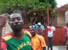 iciHaïti - Petit-Goâve : Des employés municipaux ferment la mairie