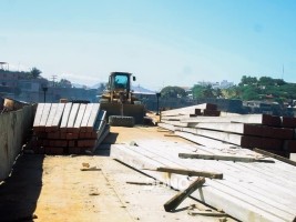 iciHaïti - EDH : Environ 200 poteaux en béton sont arrivée dans le Nord-Ouest