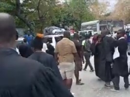 iciHaïti - Petit-Goâve : Répression policière lors du 2e jour de manifestation des avocats